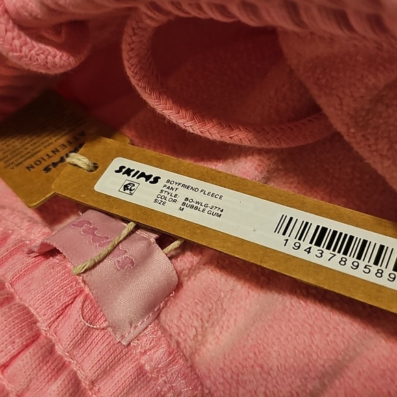 SKIMS Bubble Gum Pink FLEECE pant - Picture 4 of 5